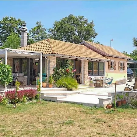 Fuer 4 Personen Ca 60 Qm In Peroj, Istrien Istrische Riviera Holiday home Peroj